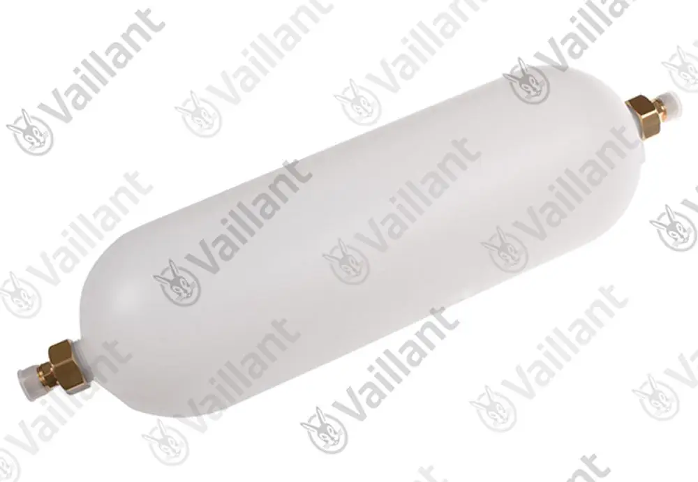 Vaillant Ausdehnungsgefäß in zylindrischer Form, weiß mit zwei Anschlüssen, steht auf neutralem Hintergrund.